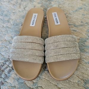 NWT slip on flats